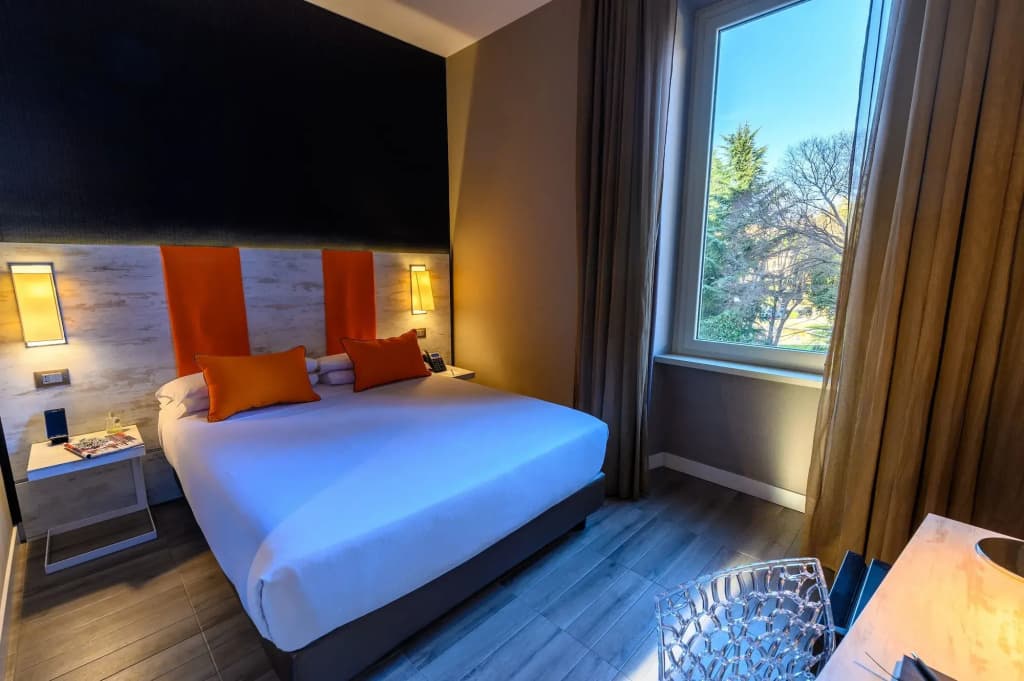 The Guardian Hotel - photo 22