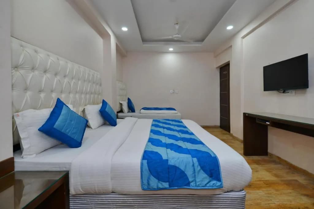 Hotel Lav-Kush - photo 17