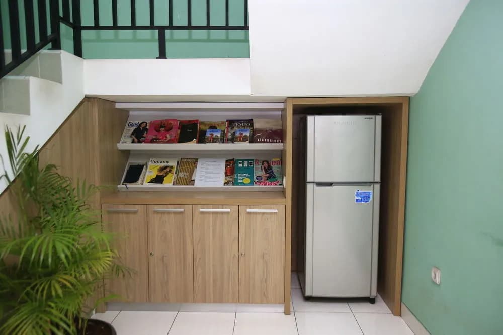 RedDoorz @ Karet Pedurenan 2 - photo 18