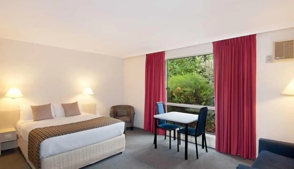 Ringwood Lake Inn - photo 3