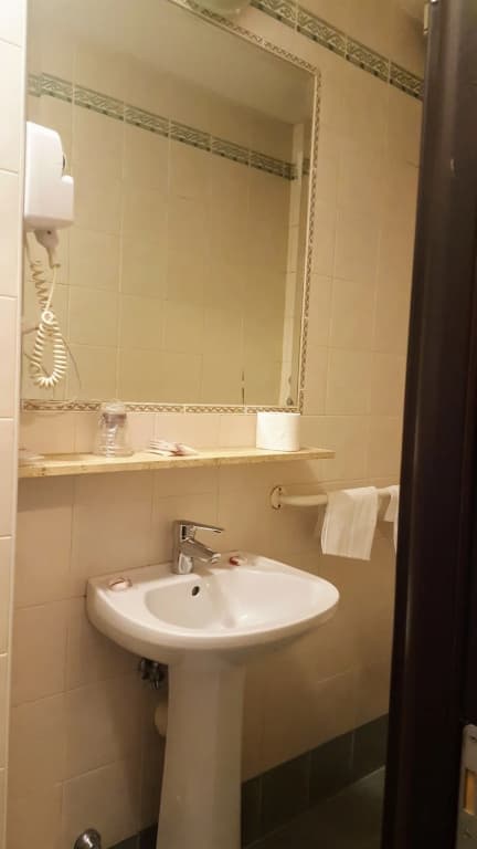Clarin Hotel - photo 4