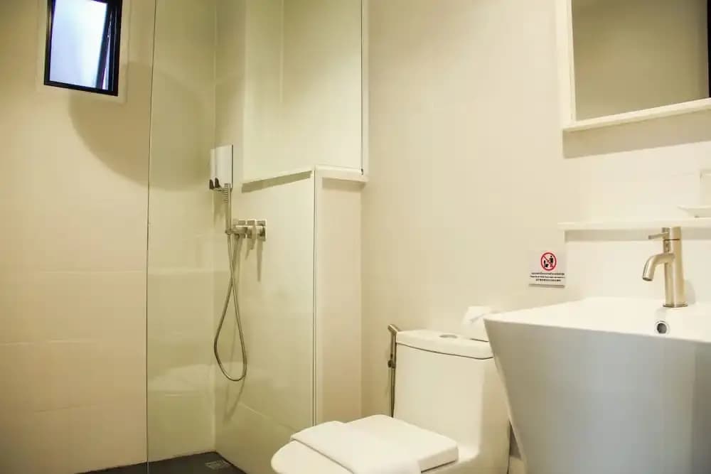 iThaphae Hotel - photo 18