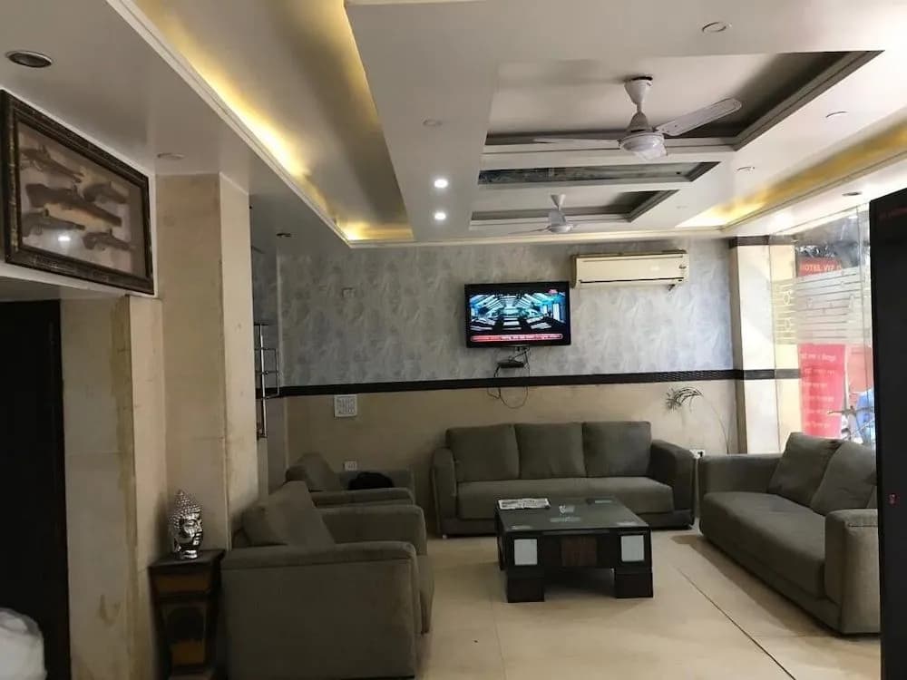 Hotel Udhav Palace - photo 2