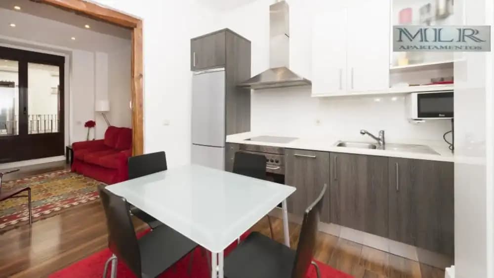 Paseo del Prado Apartment by Allô Housing - photo 10