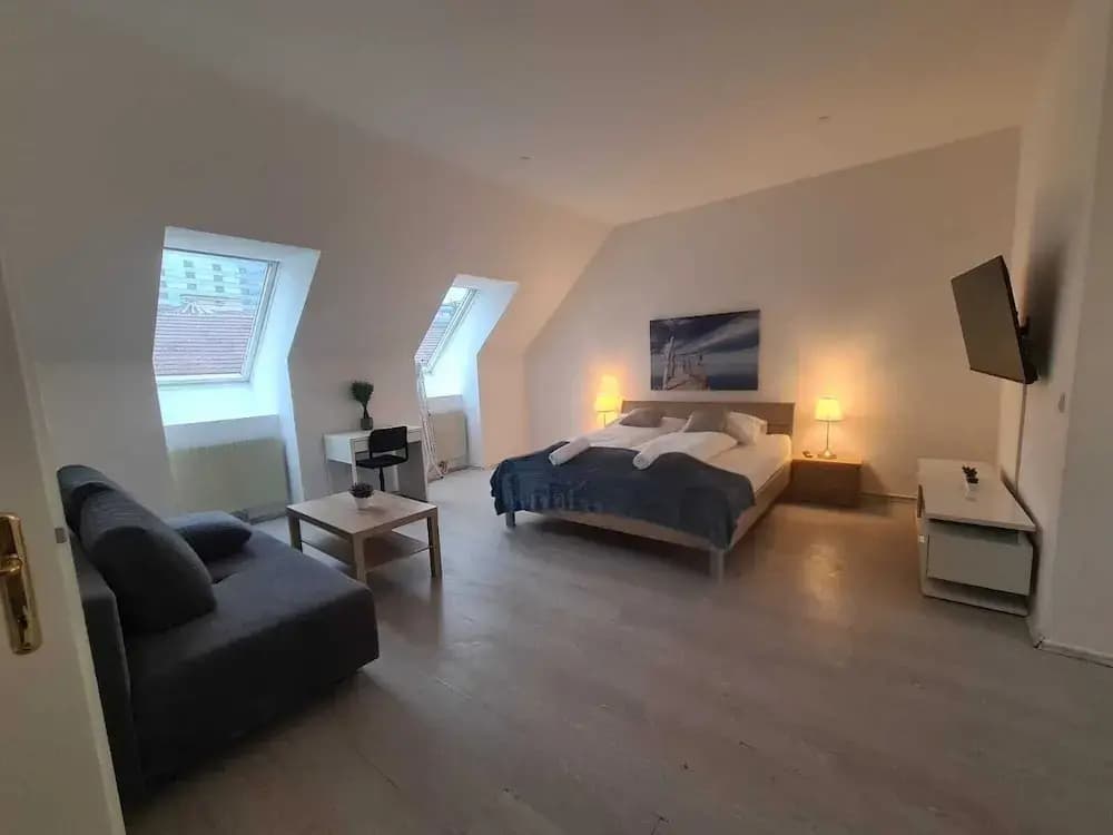 Cozy 3BR Apartment Perfect for Groups - photo 3