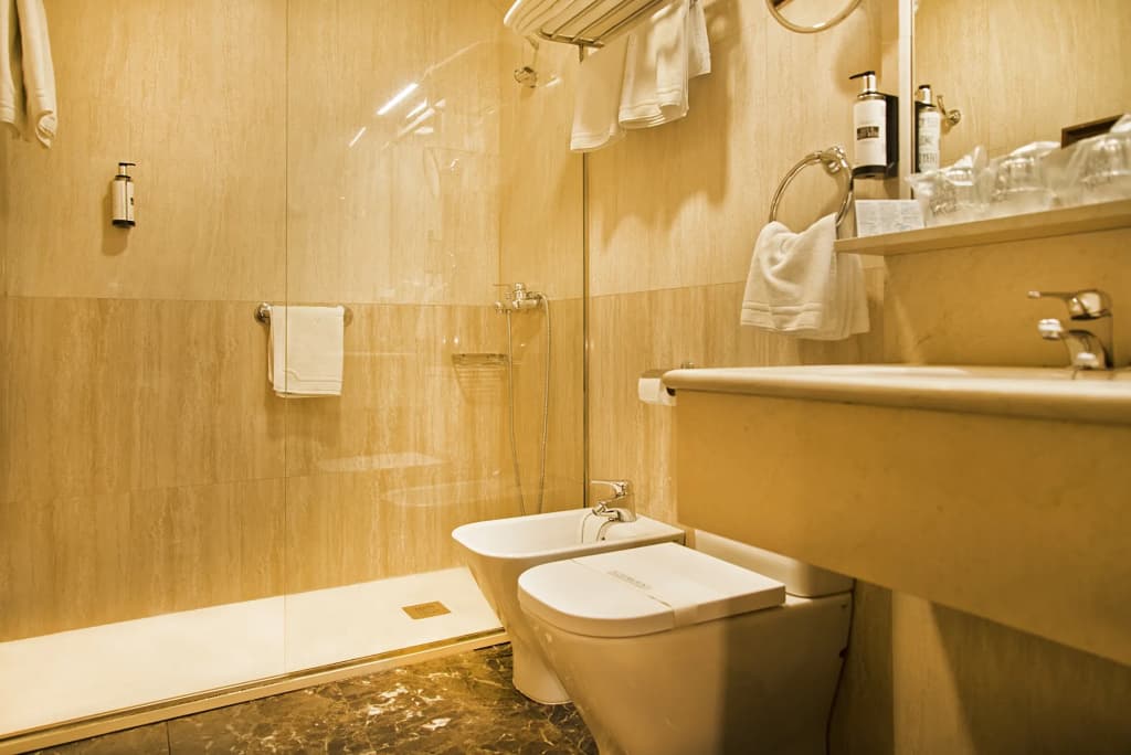 Los Condes Hotel - photo 17