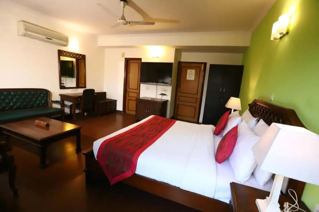Hotel Ambica Palace - photo 15