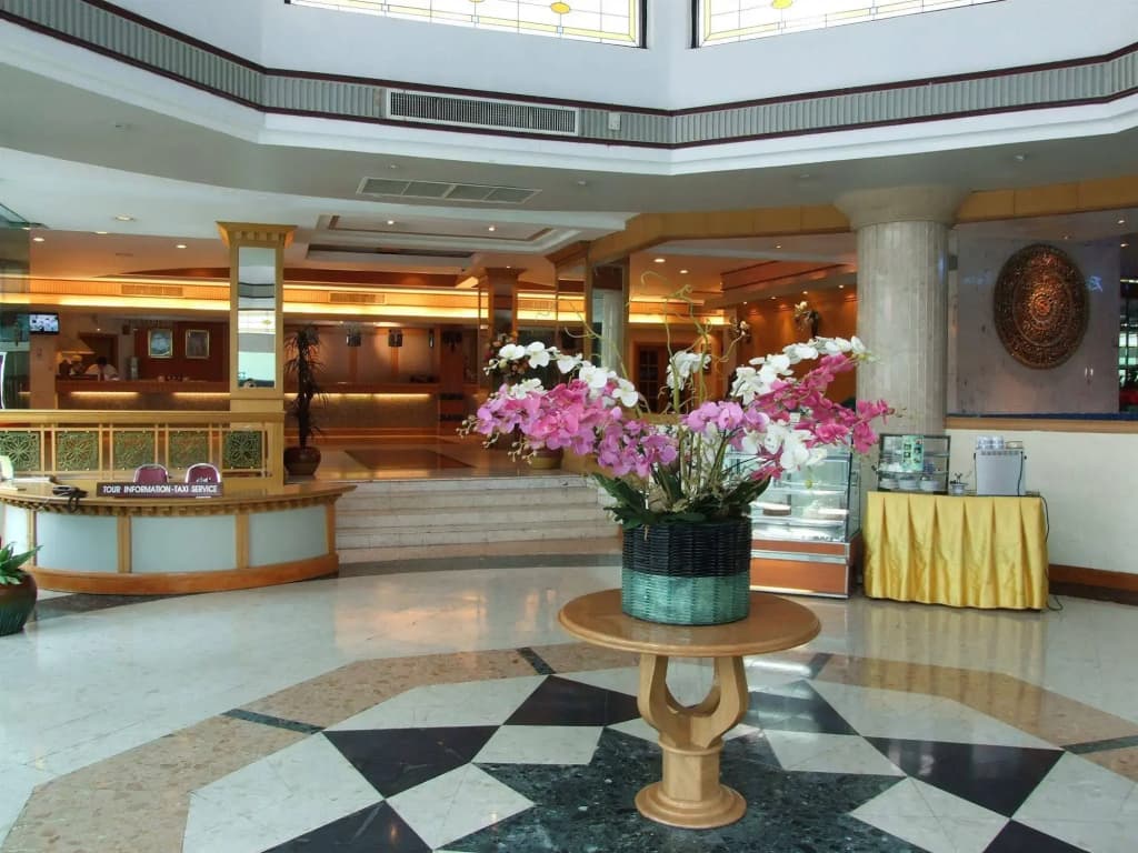 Ratchada City Hotel - photo 2