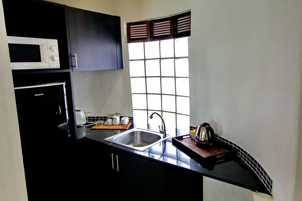 East Suites - photo 21