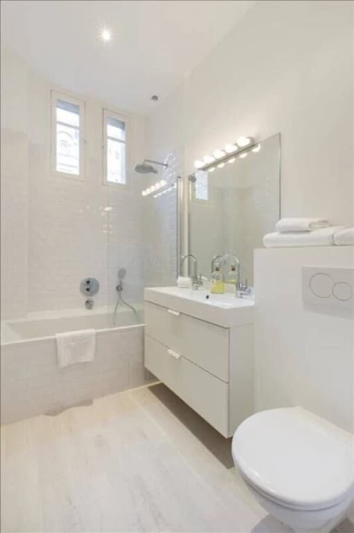 Gorgeous 3 Bedroom Apartment at Eiffel Tower - photo 8