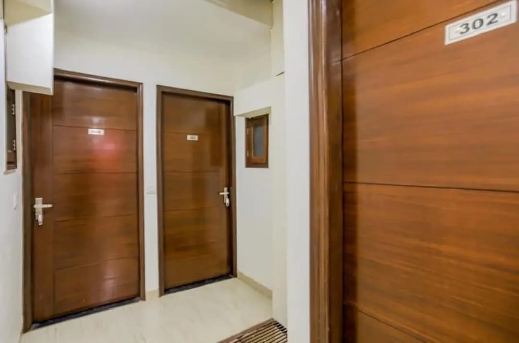 Airport Hotel Icon - photo 11
