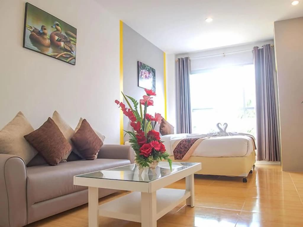 The Sunflower Holiday Hostel - photo 10