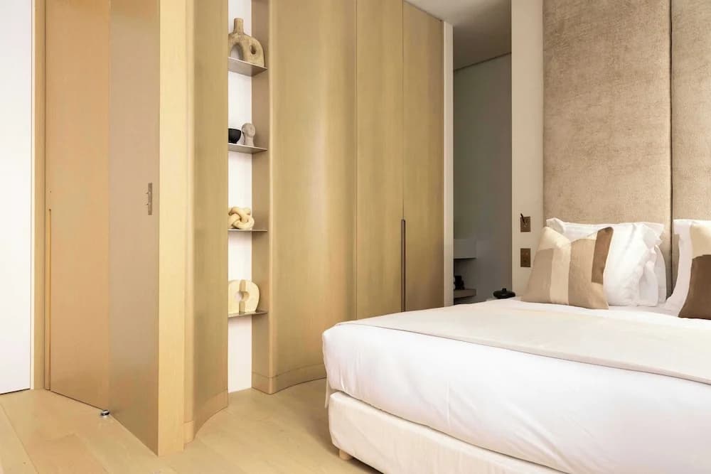 Luxurious Astorg Residence - photo 1