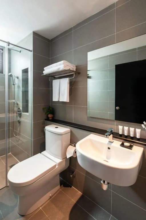 The Canvas Hotel - photo 16