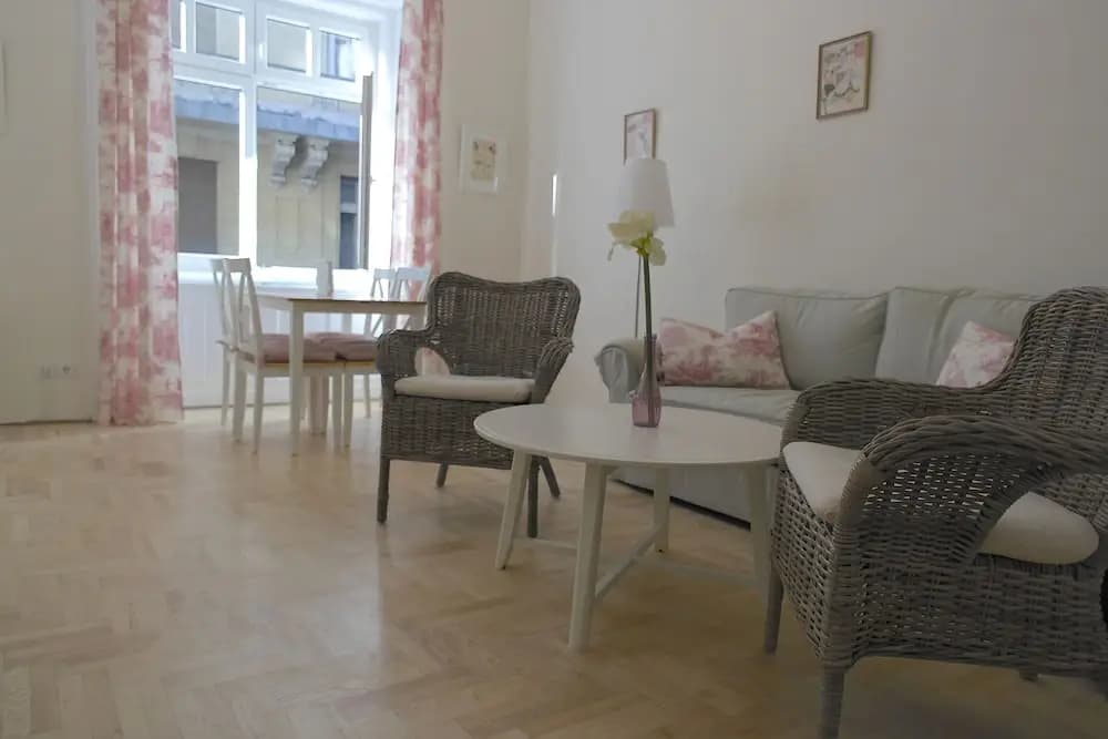 Budget Apartment by Hi5 - Veres Pálné - photo 6