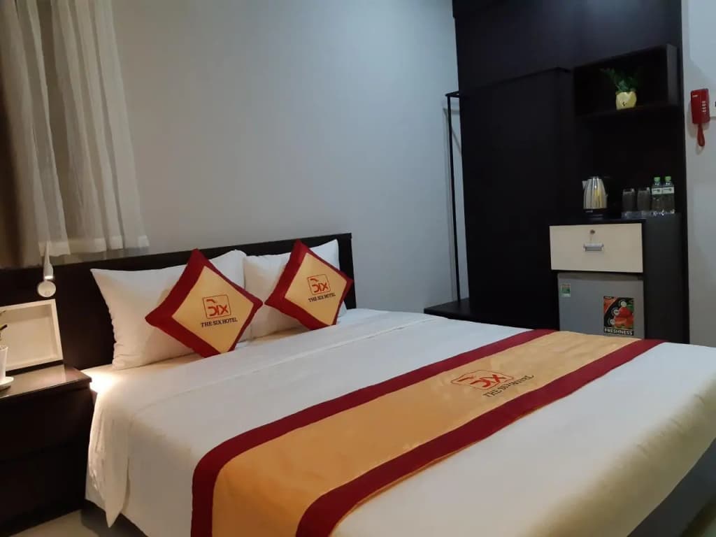 The Six Hotel - photo 5