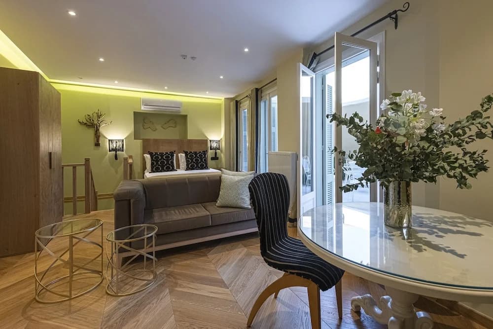 Ipelhome Plaka Boutique Apartments - photo 35