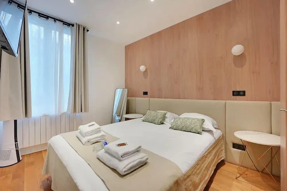 Private Terrace Apartment -1bdr/ 6p-sacra-ca\"ur - photo 4