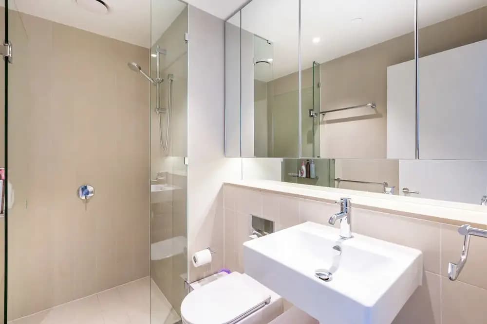 Sabrina, 2BDR Docklands Apartment - photo 4