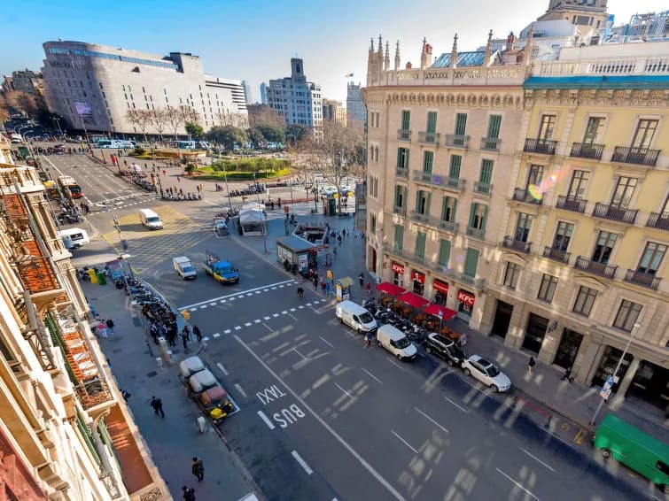 Plaça Catalunya/Rda.Universidad - photo 11