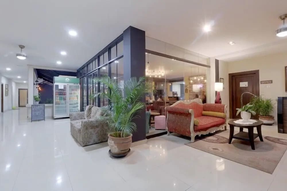 OYO 128 Mutiara Suites - photo 2
