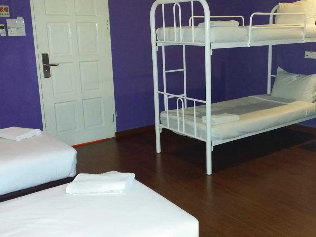 Bunker Inn - photo 7