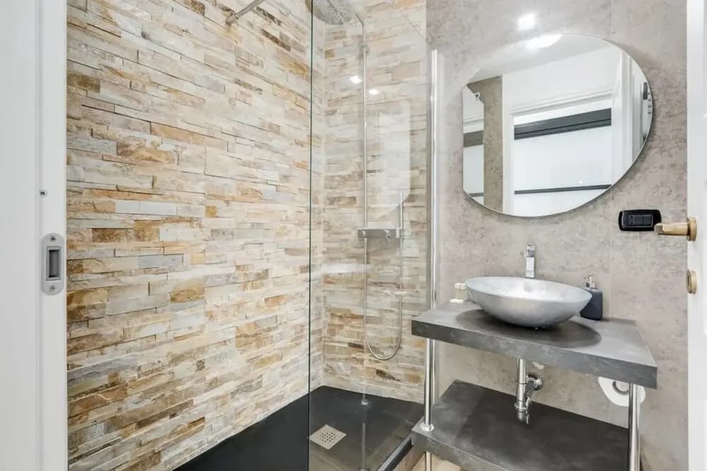 Large & Stylish 3 bed Flat in Excellent Location - photo 7