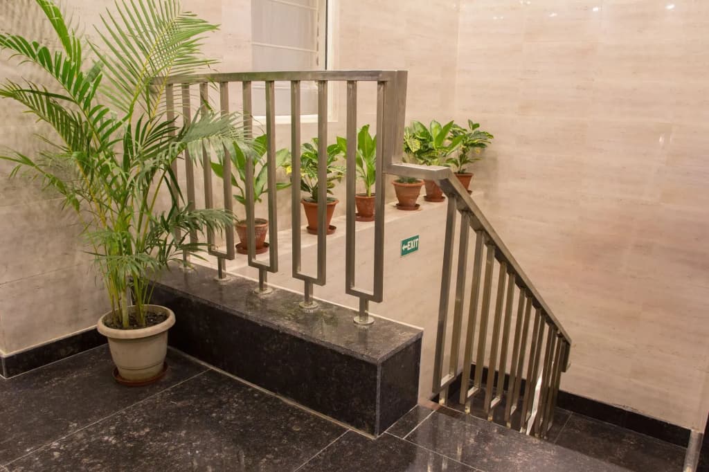 Hotel Pawan Plaza - Near BLK and Ganga Ram Hospital - Karol Bagh - photo 10