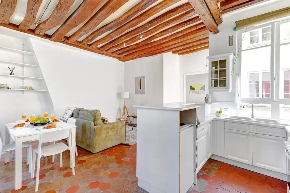 Charming 1BR Near Latin Quarter - photo 11