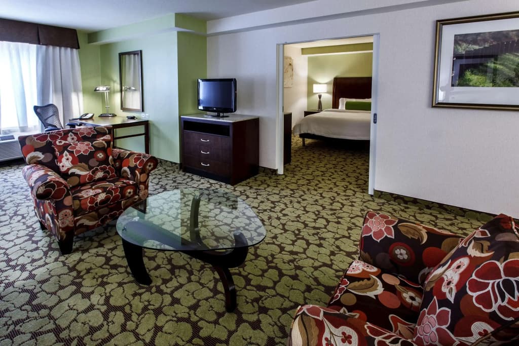 Hilton Garden Inn New York / Staten Island - photo 35