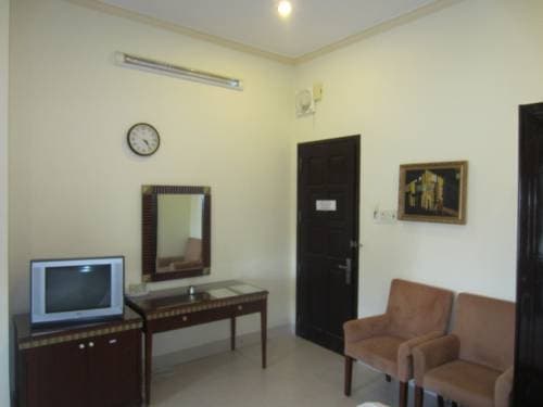 Contempo Hotel - photo 4