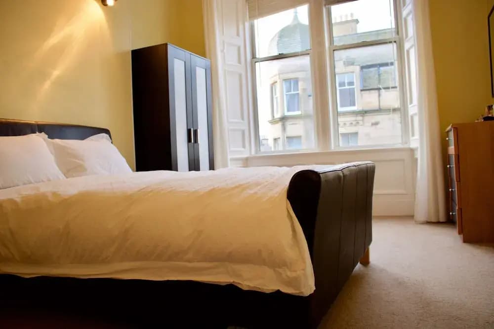 2 Bedroom Bruntsfield Apartment - photo 10
