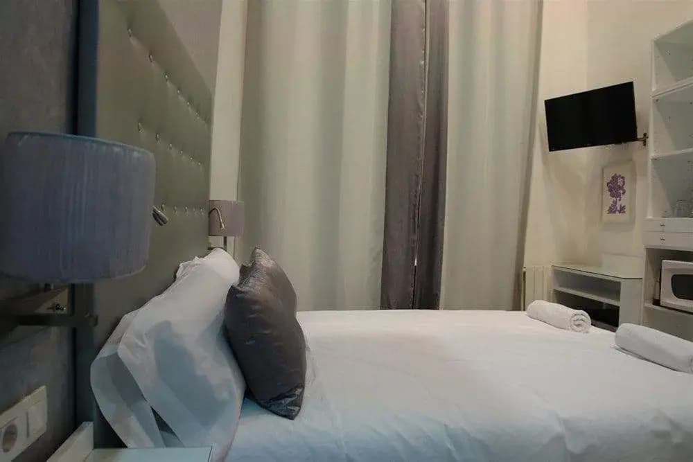 Hostal Cel Barcelona - photo 3