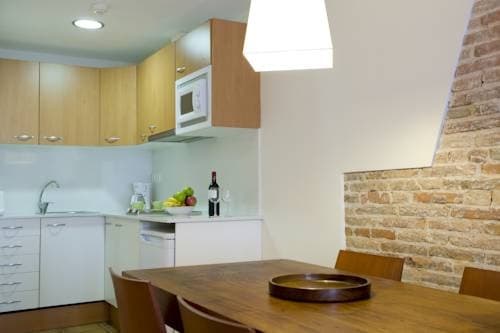 BCN House Apartments - photo 1