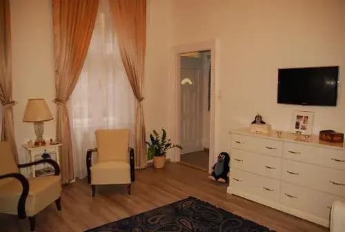 Balázs Apartment - Oktogon - photo 5