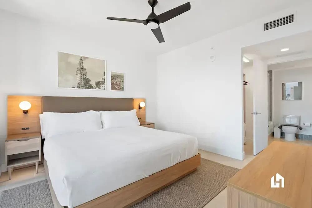 Stylish Apartments with Partial Ocean Views in Downtown - photo 24