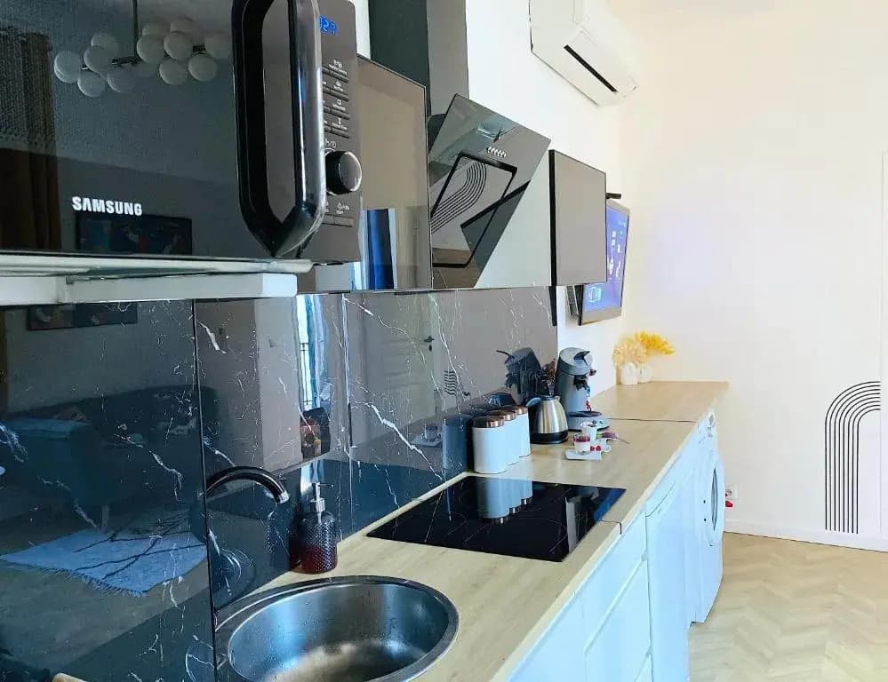 2 Steps From Sea - Apartment 2 Bedroom - Kitchen - Wifi - Tramway - Air Conditioner - INTERNATIONAL TV - UNLIMITED MOVIES SERIES - photo 1