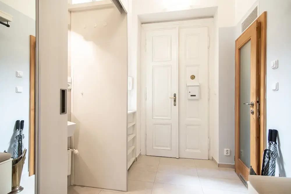 Lovely Apartment on Mala Strana just 10 mins walk to scenic places - photo 9