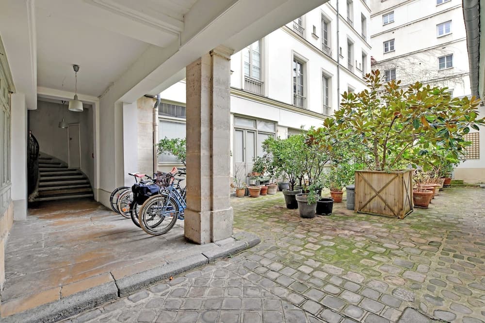 Charming Appt- 4p/1br- in the Heart of the Marais - photo 14