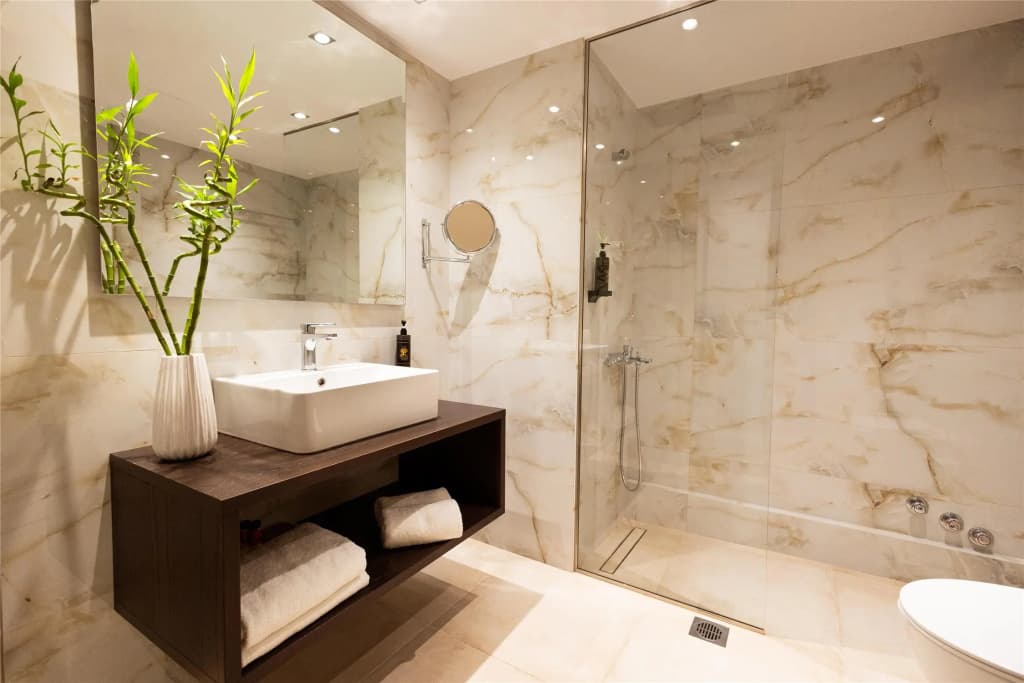 Best Western Plus Embassy Hotel - photo 37