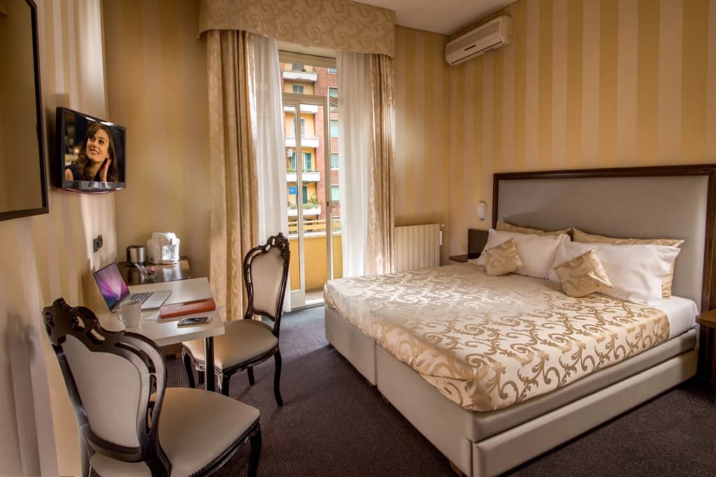 Vaticano Julia Luxury Rooms - photo 4