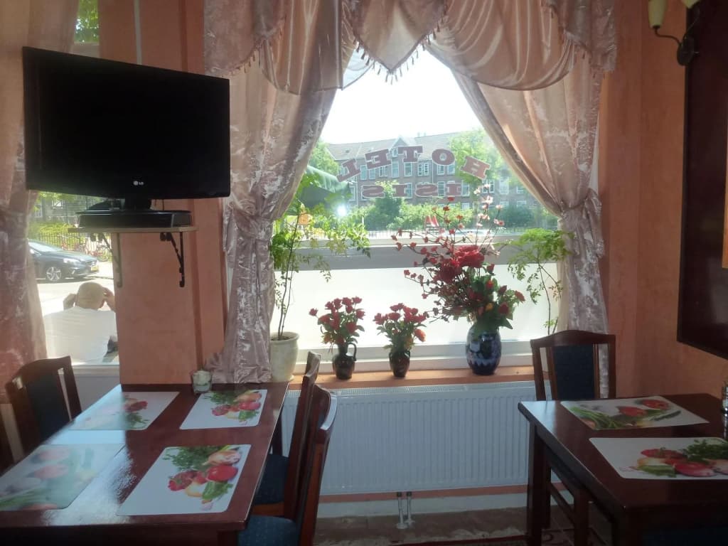 Hotel Isis - photo 3