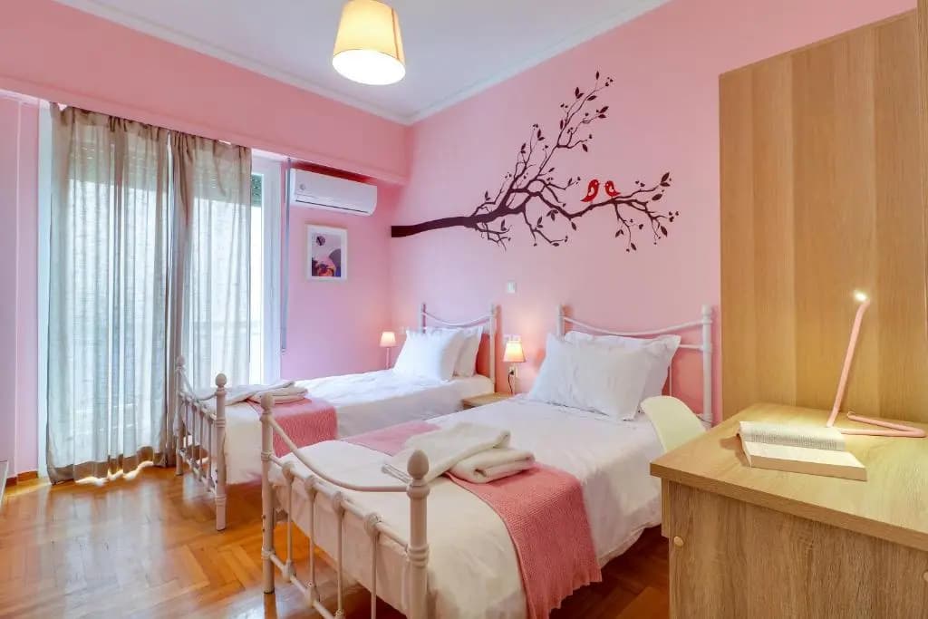 Spacious Central Flat☆3min to Metro☆AC|Netflix|PC - photo 4