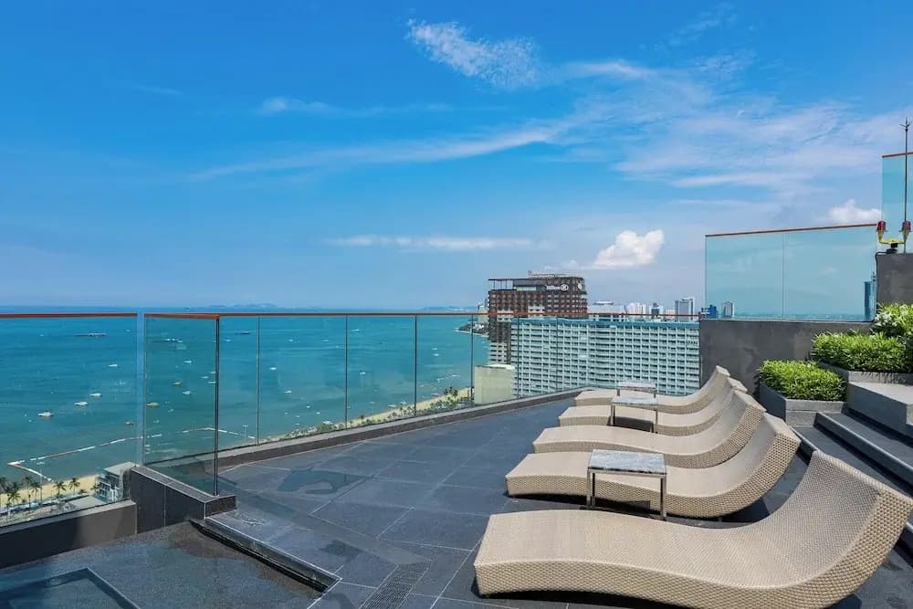 Sea View Edge Central Pattaya - photo 16