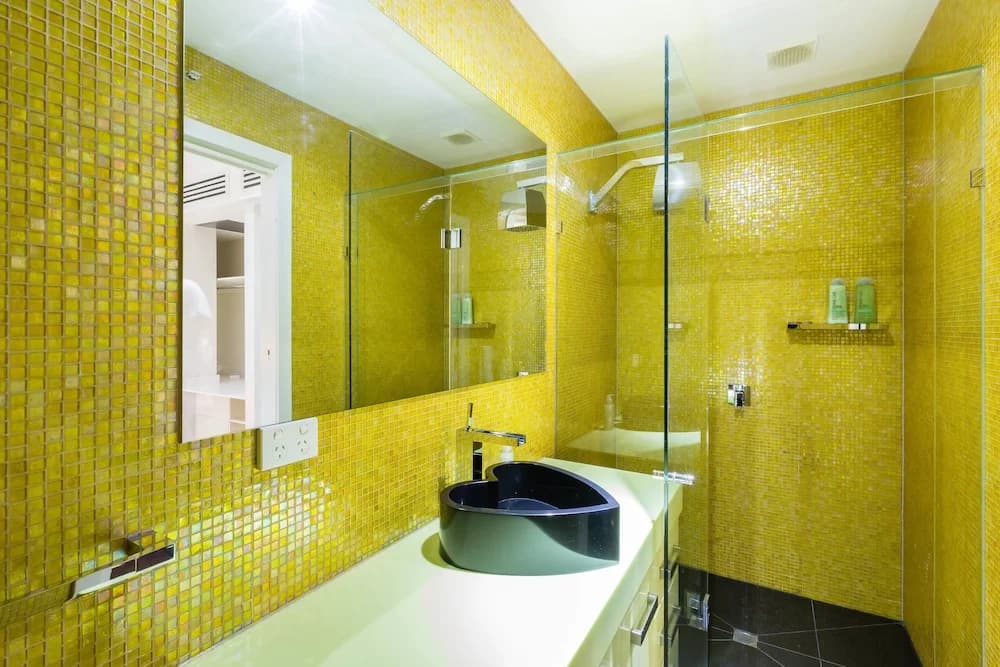 MADDISON, 3BDR Port Melbourne Apartment - photo 7
