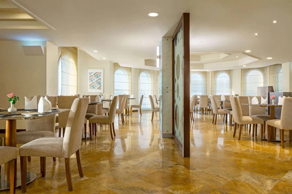 Grand Regency Doha, Trademark Collection by Wyndham - photo 18