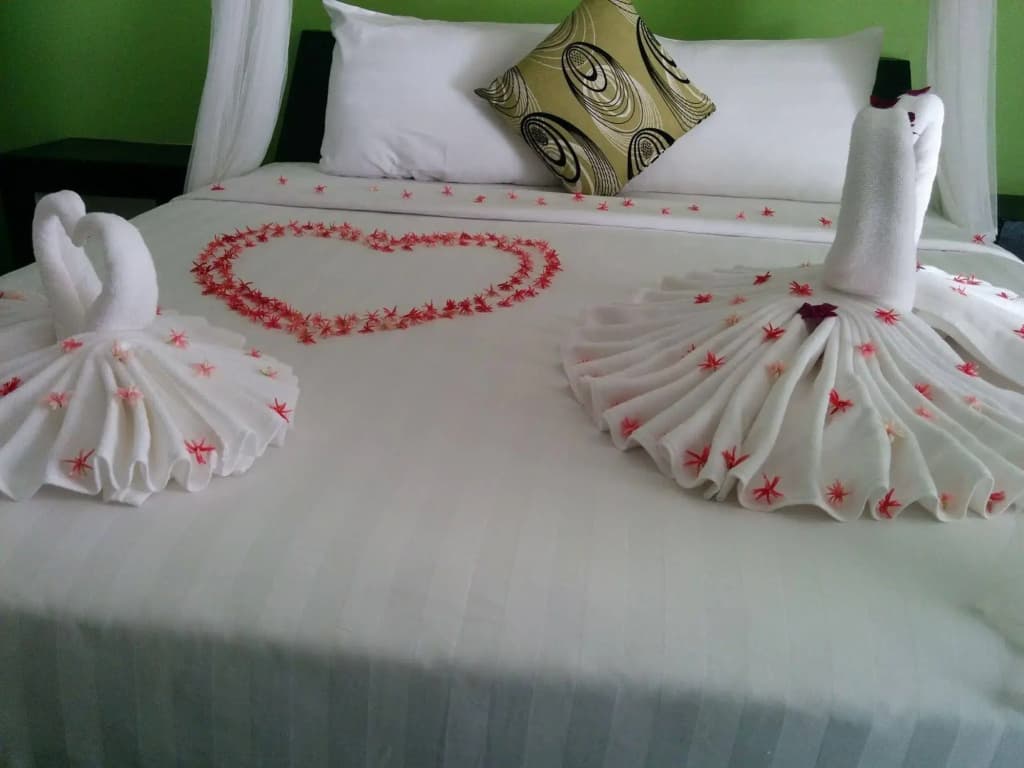 Green Leaf Boutique - photo 4