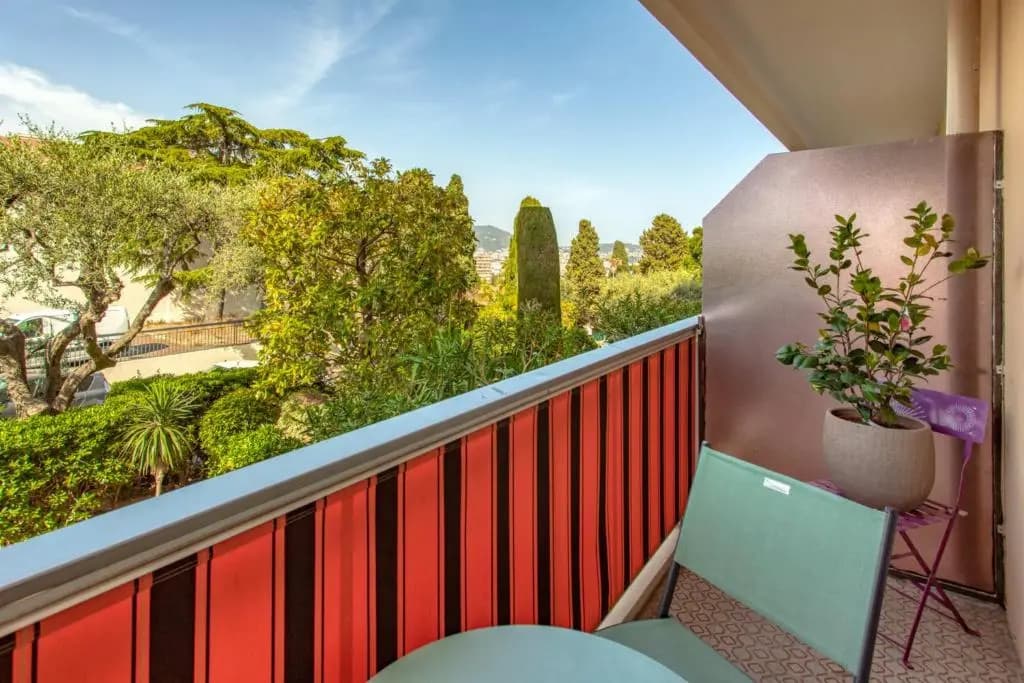 Nice Studio with balcony in quiet residence close to all amenities - photo 10