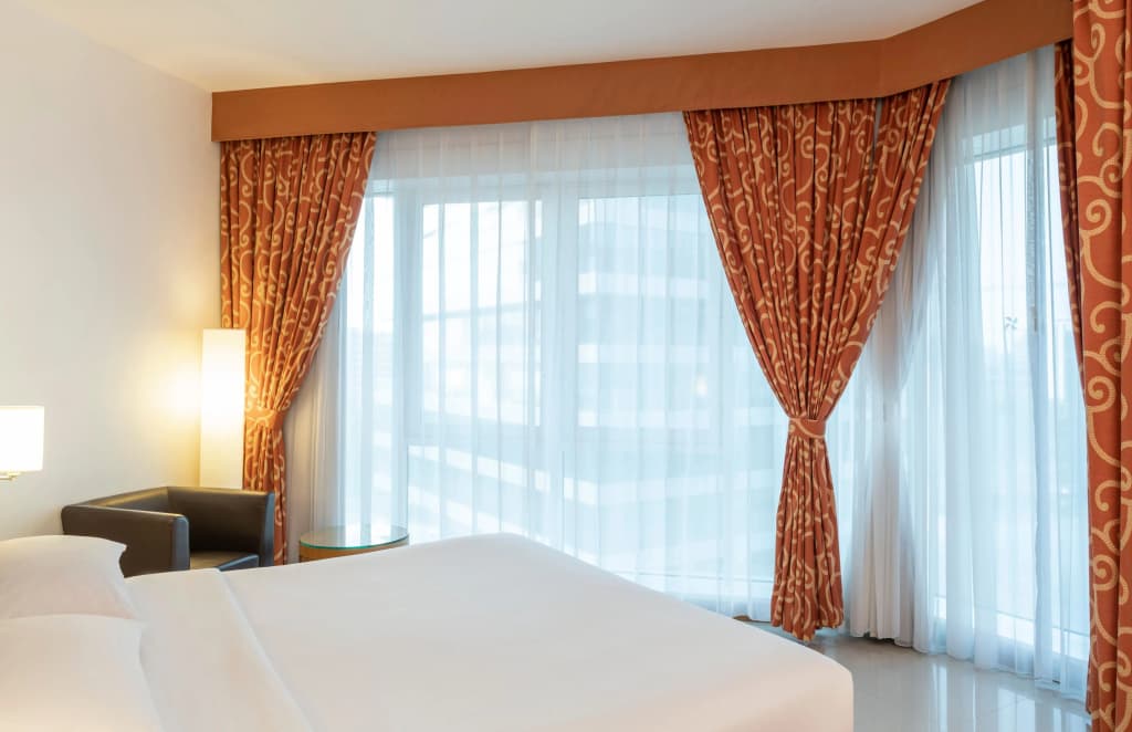 Four Points by Sheraton Bur Dubai Hotel - photo 21