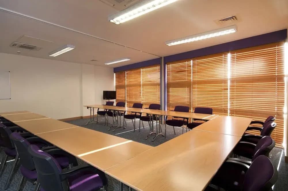 Premier Inn Edinburgh Park - Airport - photo 13